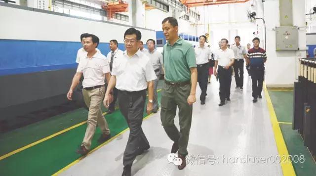 深圳市宝安区委书记黄敏莅临pp激光考察调研